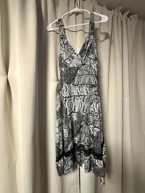 The Pyramid Collection Black & White Asymmetrical V-Neck Dress